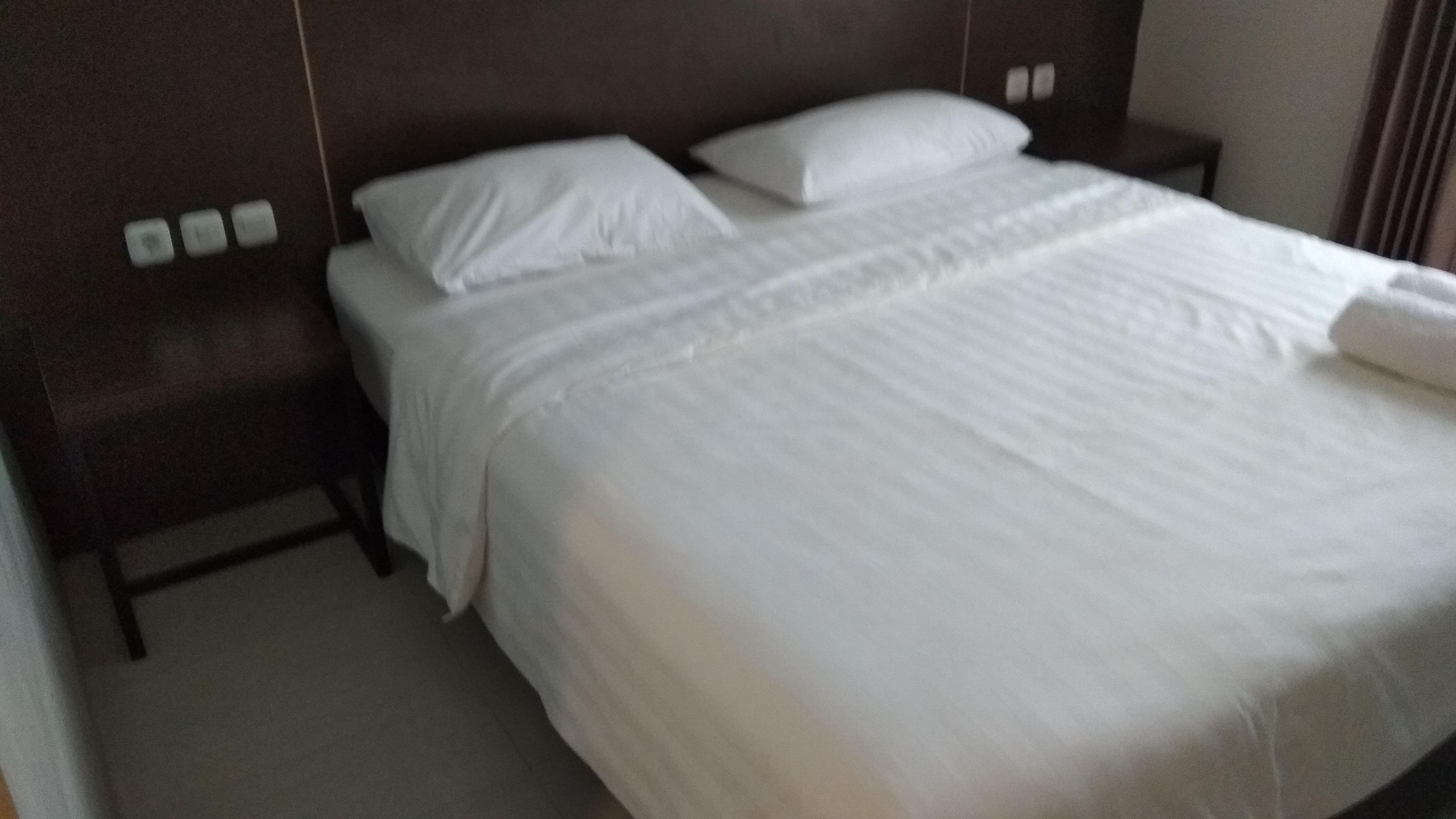 Super Oyo 1006 Azzahra Guest House Syariah Ambon Esterno foto
